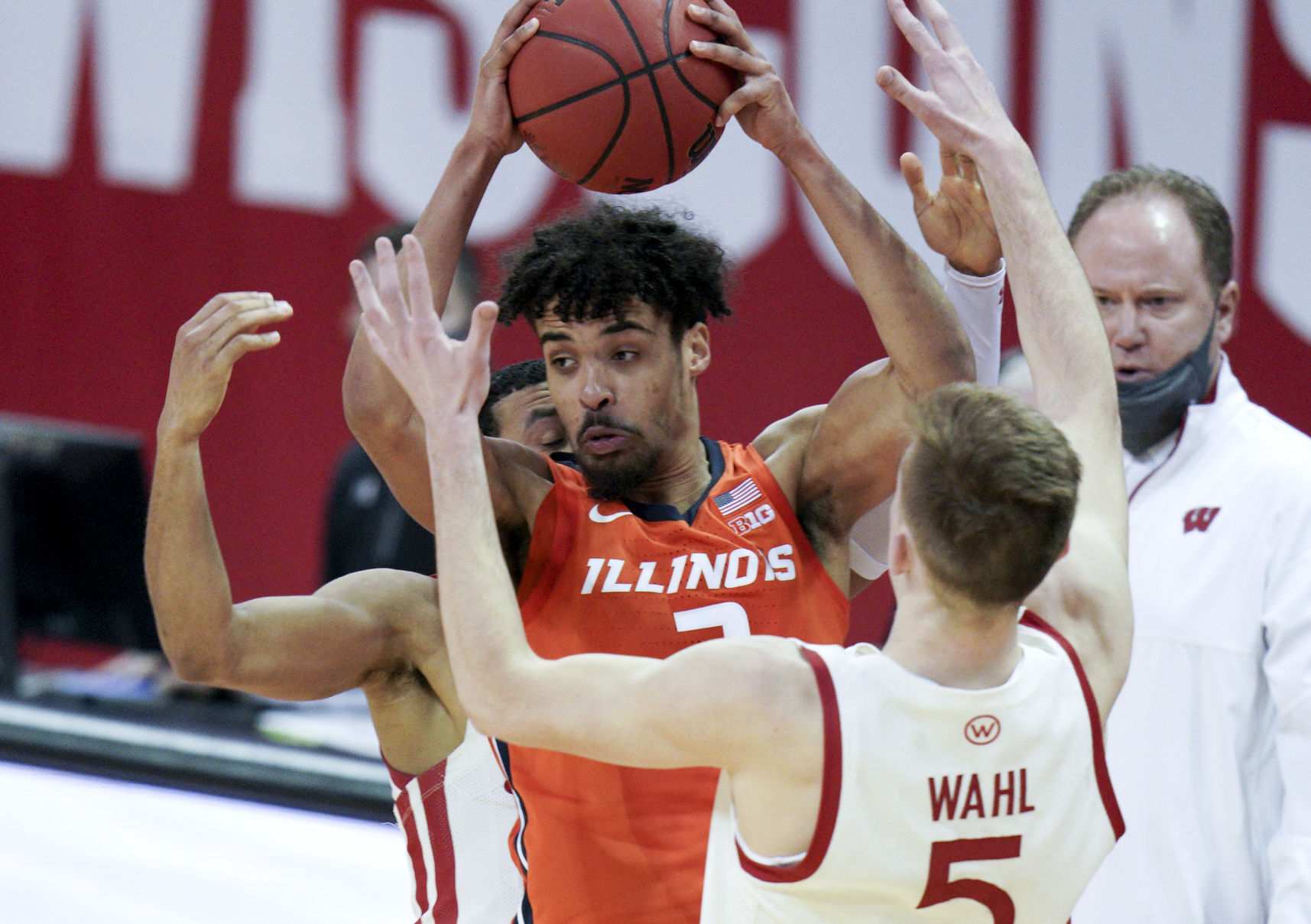 Illinois 74, UW 69